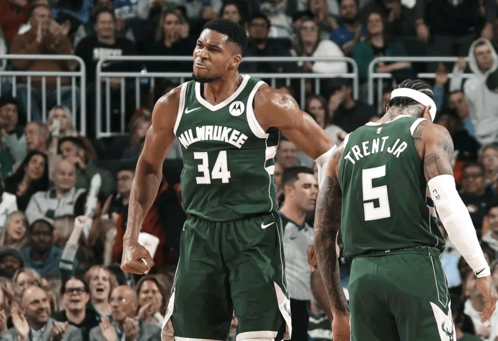 雄鹿横扫公牛，麦科勒姆关键制胜